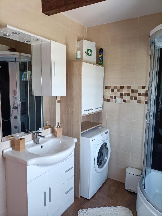 Kuca Za Odmor Braco Apartment Donji Zvecaj Ngoại thất bức ảnh