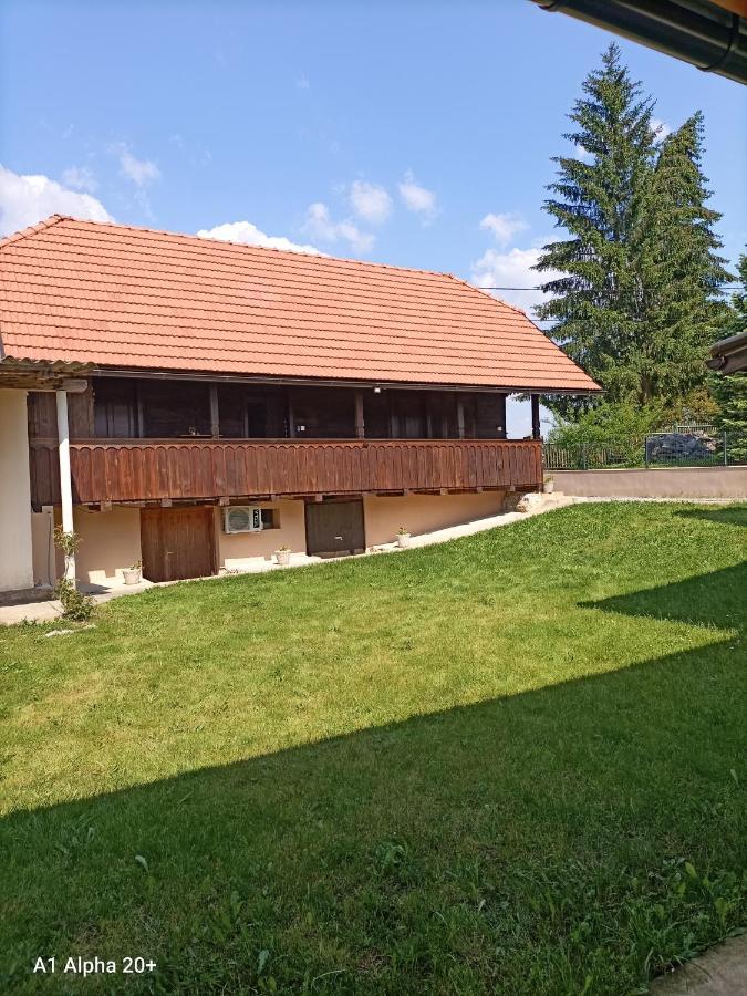 Kuca Za Odmor Braco Apartment Donji Zvecaj Ngoại thất bức ảnh